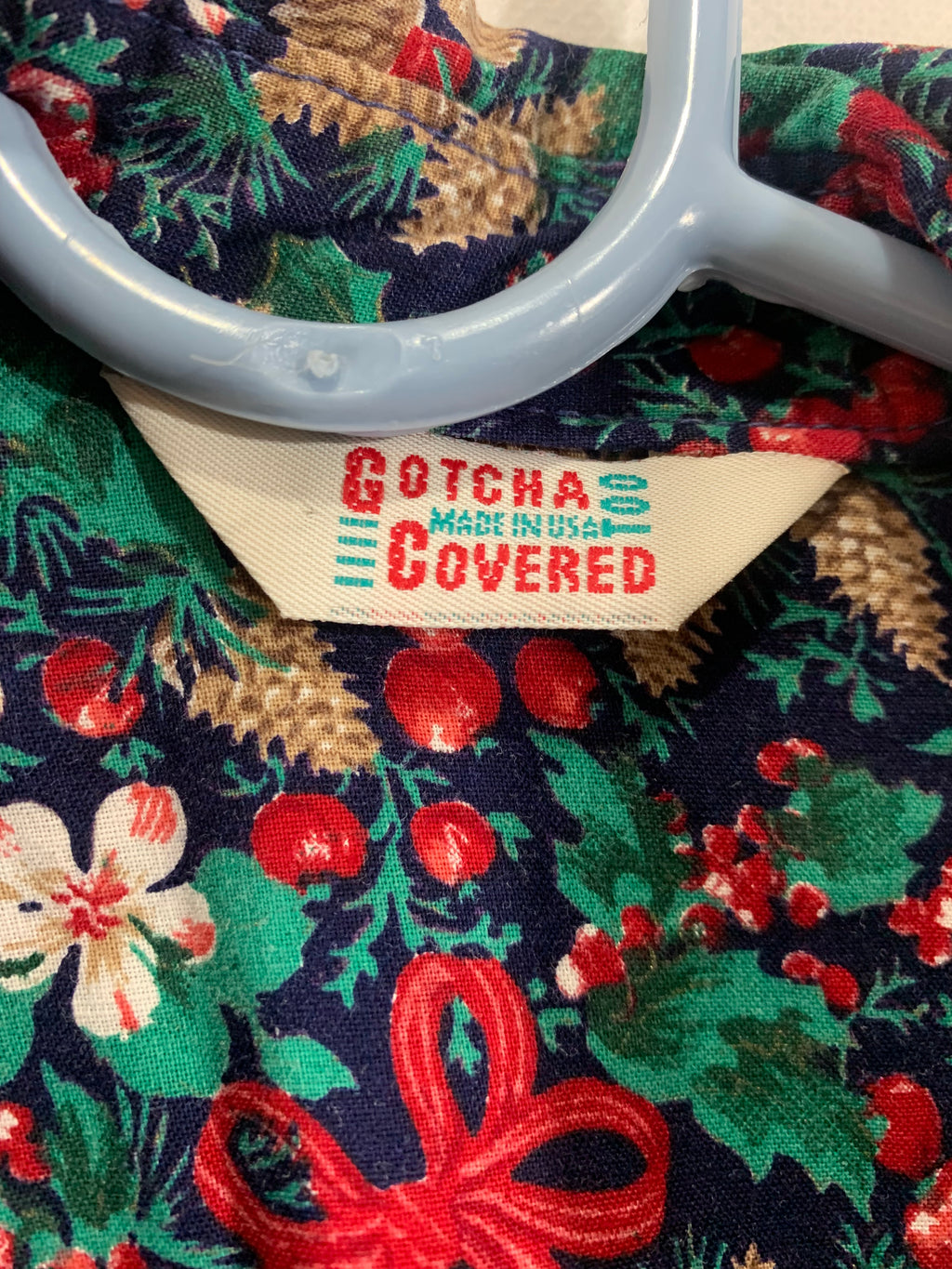 Vintage Gotcha Covered Top Womens 2X Green Blue Red Christmas Holly Shirt