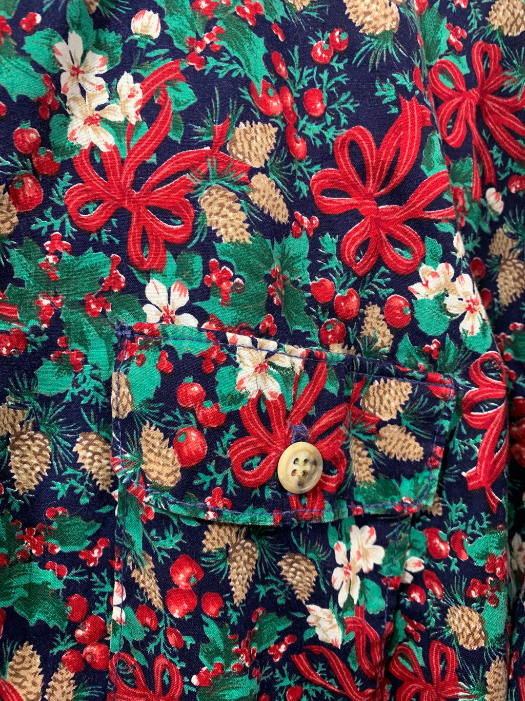 Vintage Gotcha Covered Top Womens 2X Green Blue Red Christmas Holly Shirt